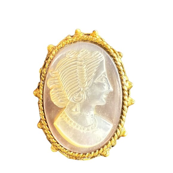 Vintage Gold-Tone Mother Of Pearl Cameo Brooch/Pin Oval Intaglio Design Classic - Picture 1 of 4